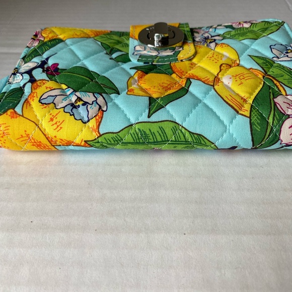 Vera Bradley RFID Turnlock Wallet Lemon Grove NWOT - Picture 5 of 13